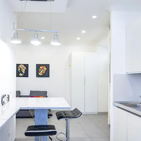 Stylish Vatican Retreat Apartment *